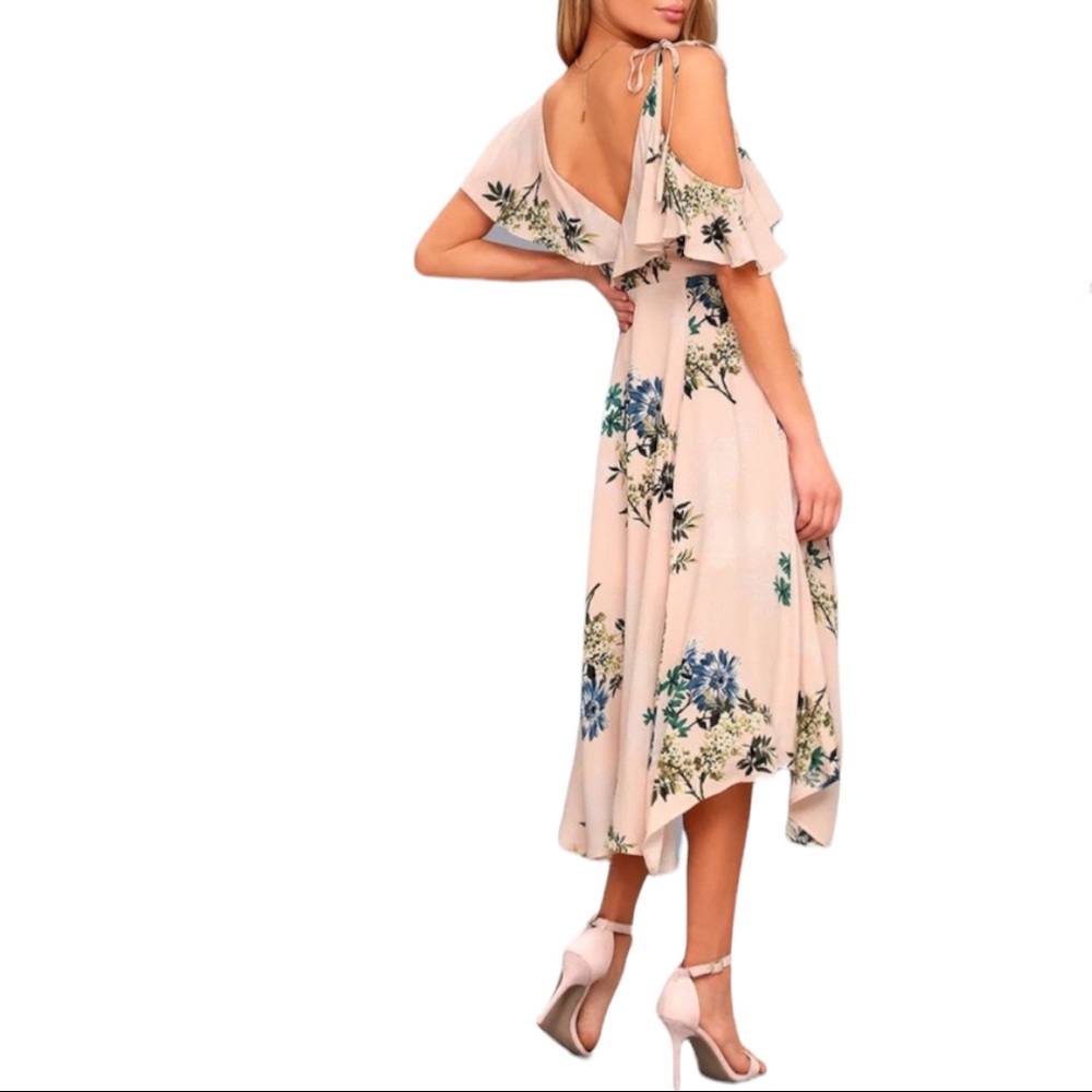 NWT ASTR The Label Yessenia Floral Wrap Midi Dress. Size XS - Picture 4 of 13